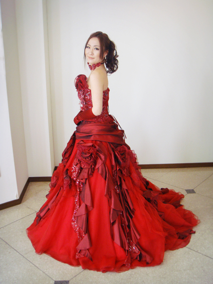 真っ赤なドレスは、目立つこと間違い無し！ | MUREのブログ